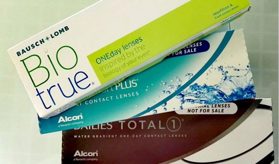 Caixa com lentes diárias
